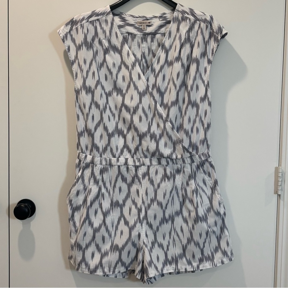 Toad&Co White & Gray Ikat Cotton 'Shakti' Romper XL